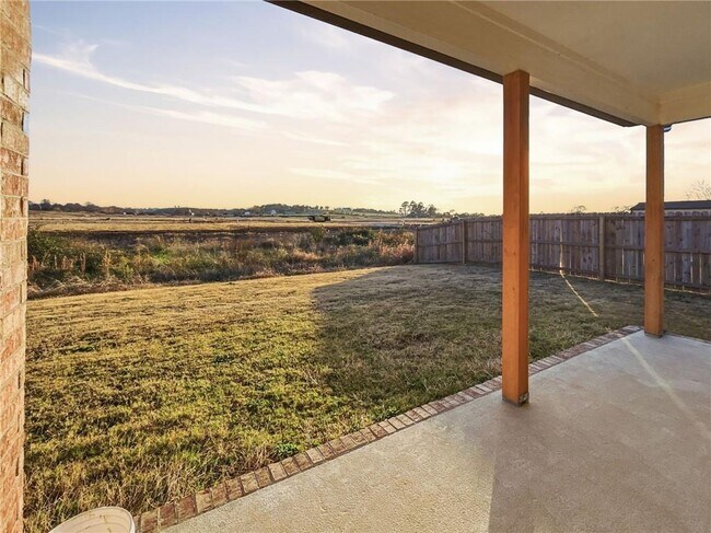 Building Photo - 4011 Aryana Ave