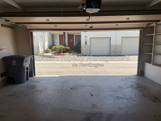 Building Photo - 325 Blue Dolphin Dr