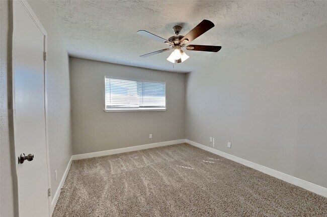 Building Photo - 11615 Bonaparte Dr