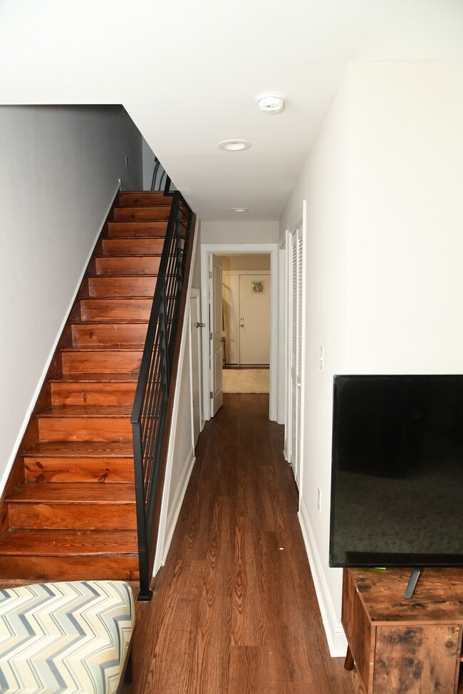 Basement Hallway & Laundry - 6256 Osage Ave