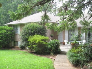 Building Photo - 1526 Rainier Falls Dr NE