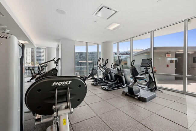 Building Photo - 400 Central Ave