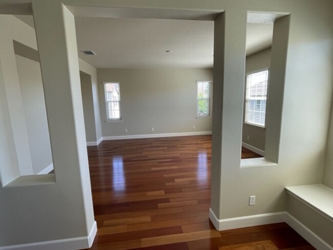 Building Photo - San Ramon 5 Bed/4.5 Bath Windemere Ranch L...