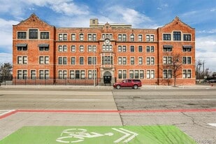 Building Photo - 6533 E Jefferson Ave
