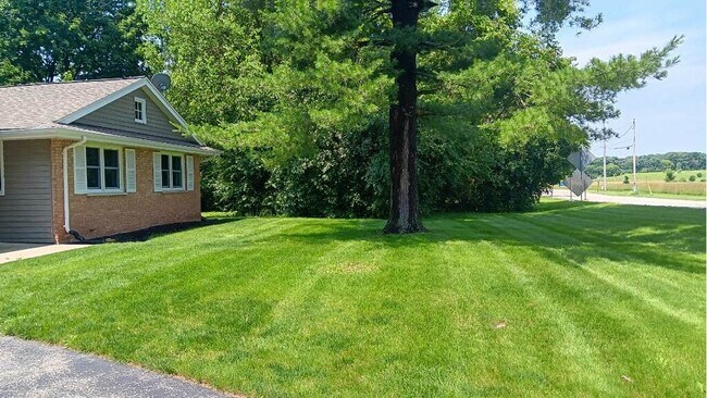Building Photo - 3130 Oakwood Rd