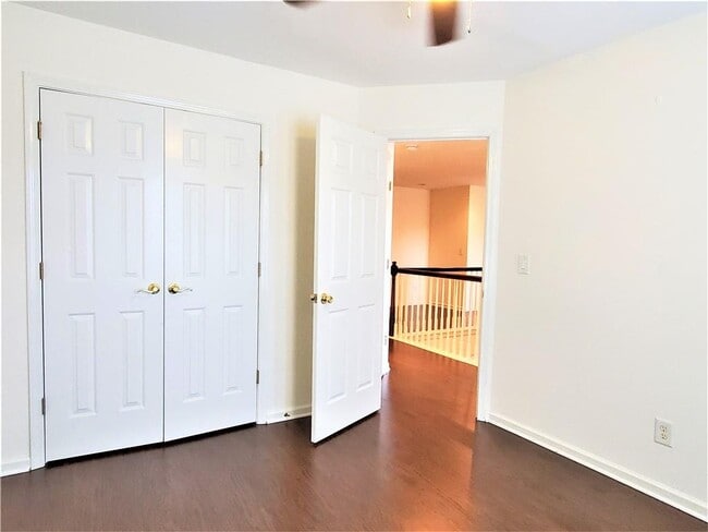Building Photo - 432 Collins Glen Ct