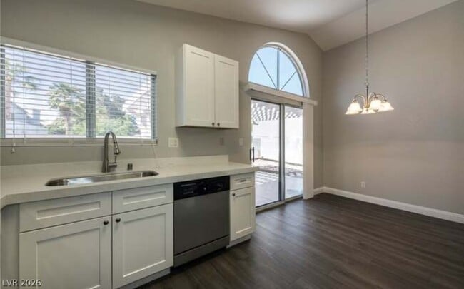 Building Photo - 1012 Holliston Cir