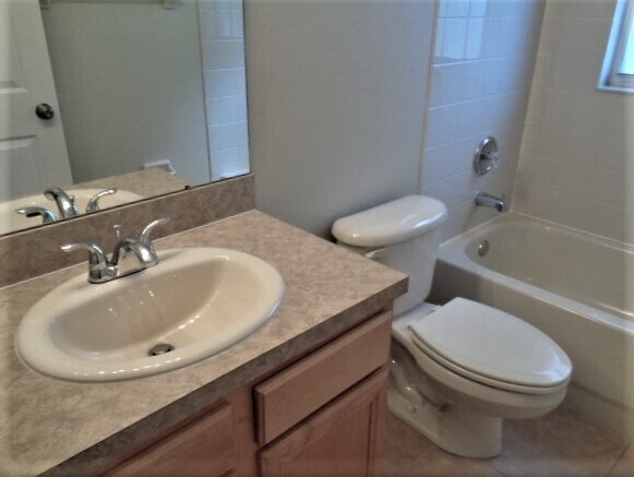 Building Photo - 10546 San Travaso Dr