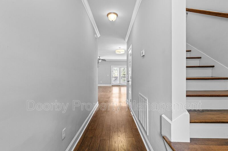 Building Photo - 723 Ladd Ave