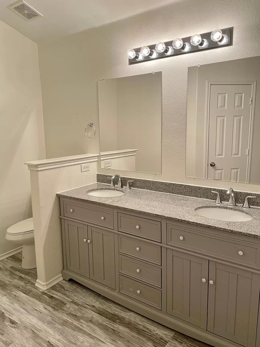 Building Photo - 1165 Sophia St