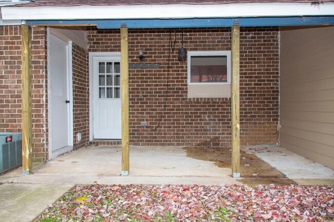 Building Photo - Half off first month rent move in special!