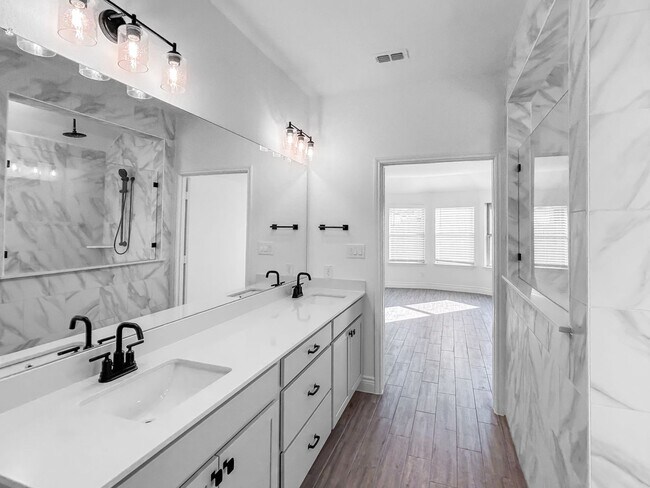 Building Photo - New Braunfels New Build with Office Flex Room & Designer Finishes