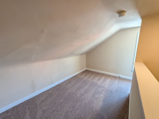 Building Photo - Beautiful Remodeled 3 Bedroom Home