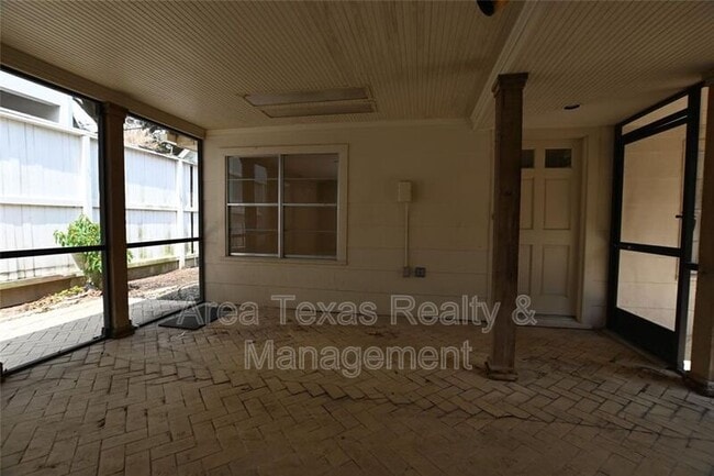 Building Photo - 2310 Dryden Rd