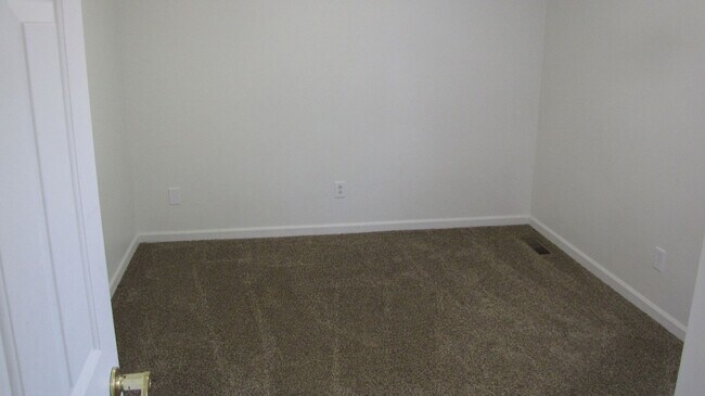 Building Photo - Well-kept 3 bedroom 2 1/2 bath home in the heart of Clemmons