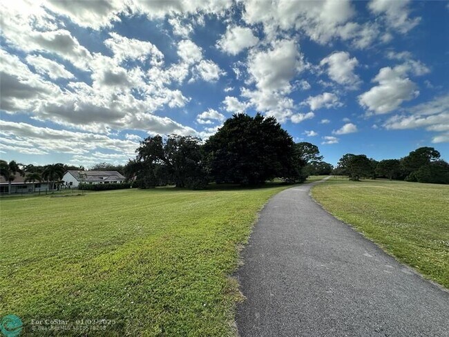 Building Photo - 9243 Arborwood Cir