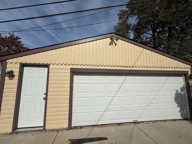 Building Photo - 22101 Wilmore Ave