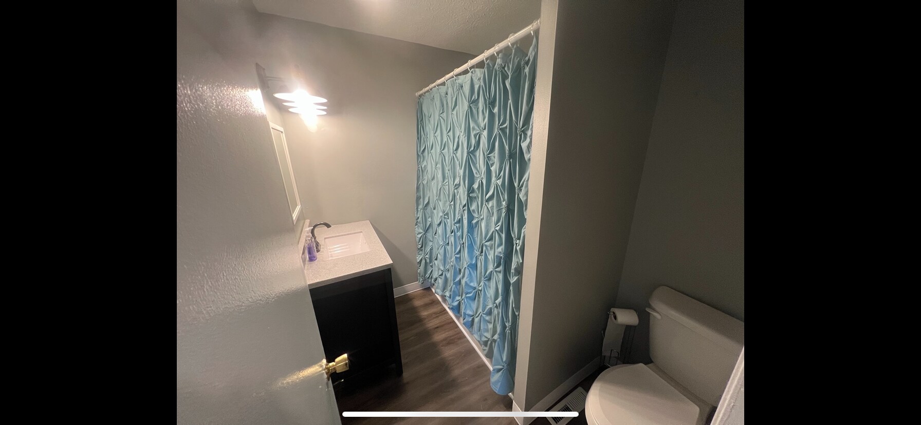 Bathroom - 228 N Yencer St