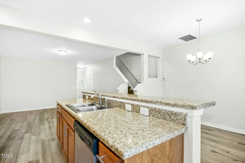 Building Photo - 94 E Grove Point Dr