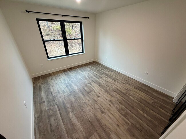 Building Photo - 3 B Raven Rdg Rd