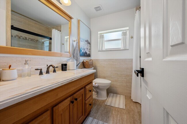 Building Photo - 10561 Paso Fino Dr
