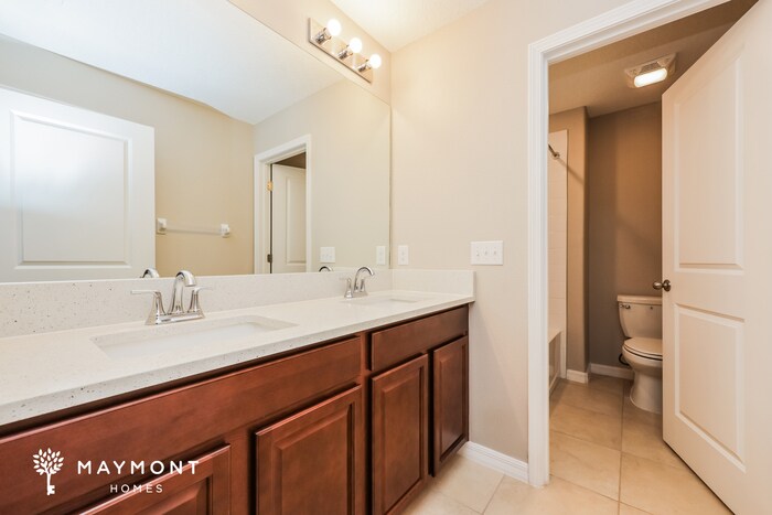 Building Photo - 8982 Pleasant Woods Dr