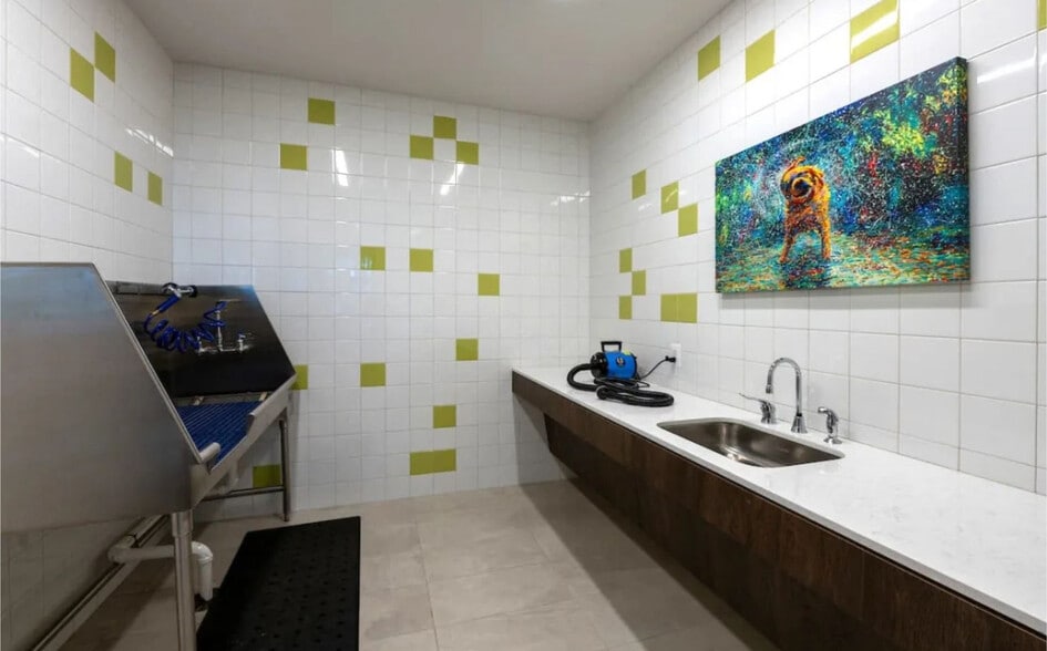 Building Photo - 4900 Seminary Rd