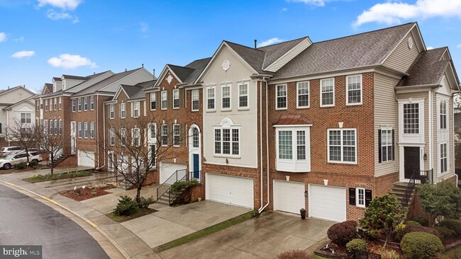 Building Photo - 45773 Smoketree Terrace
