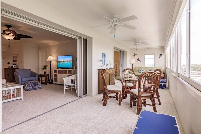 Building Photo - 1125 W Peppertree Dr