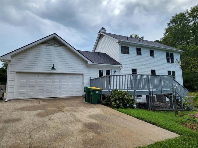 Building Photo - 5079 Bridgeport Way NW