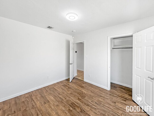 Building Photo - Inviting 3B/1BA Home in Imperial Beach with Patio, Driveway Parking and Coastal Proximity