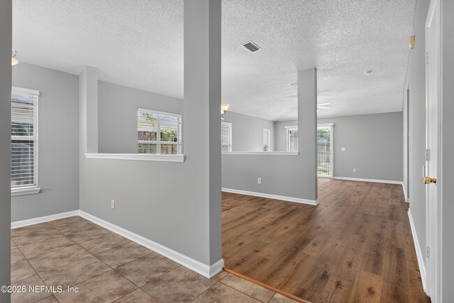 Building Photo - 1108 Hidden Cove Cir S