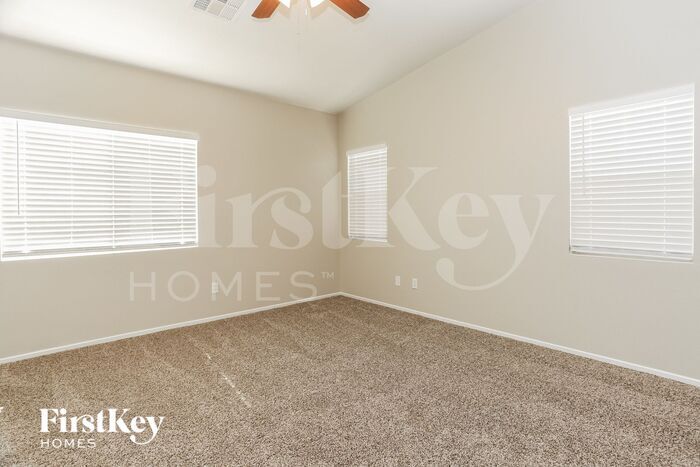 Building Photo - 2115 Mountain Rock Ct