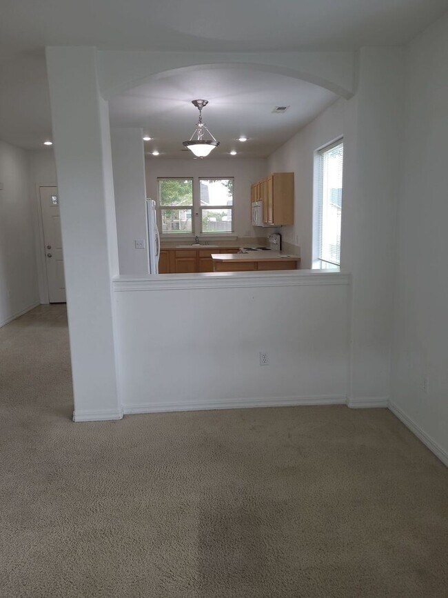 Building Photo - House with Garage & All Appliances
