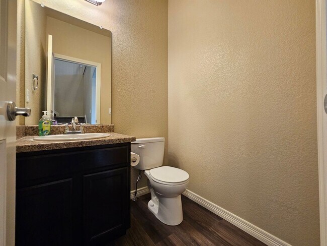 Building Photo - Spacious 4 Bed, 4 Bath Home in Lorson Ranch – Loaded with Updates!
