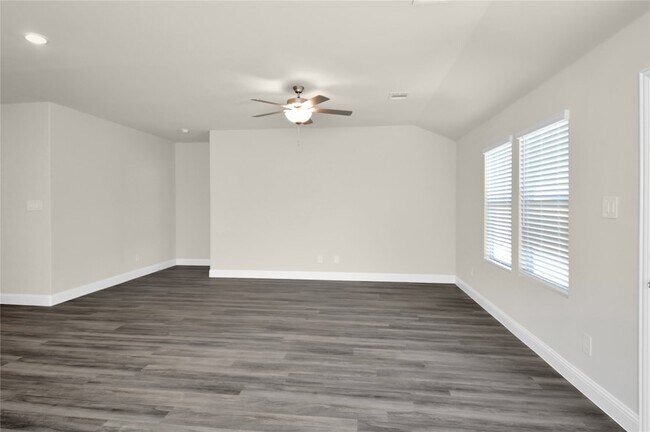 Building Photo - 511 Weller Rd