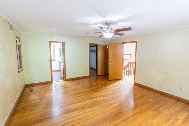 Building Photo - Beautiful Contemporary 3 Bedroom Home