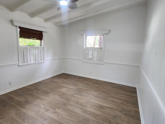 Building Photo - 305 S Loxahatchee Dr