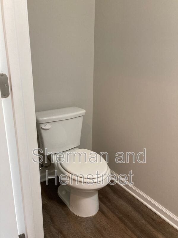 Building Photo - 622 Dobhill Ln