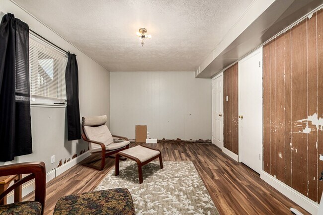 Building Photo - 11487 Larson Ln