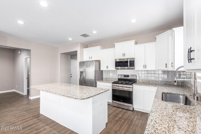 Building Photo - 29426 W Weldon Ave