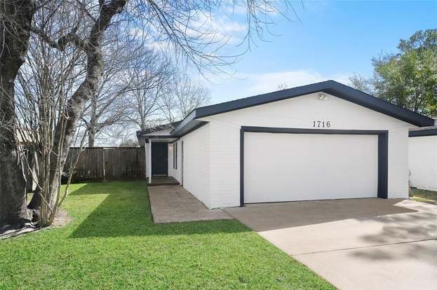 Building Photo - 1716 Huge Oaks St