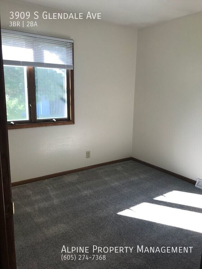 Building Photo - 3 Bed/2 Bath House For Rent!!