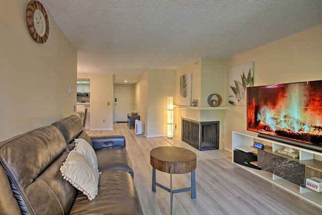 Building Photo - 611 SW 5th Ct