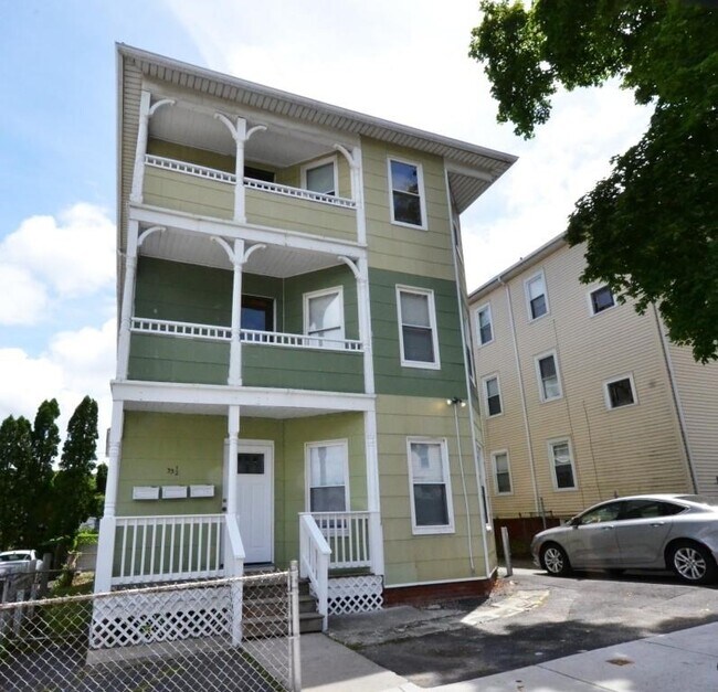 Building Photo - 33 1/2 Barclay St