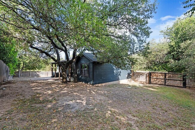 Building Photo - 14913 Longbranch Dr