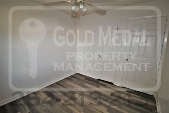 Building Photo - 1201 Santa Rosa Dr