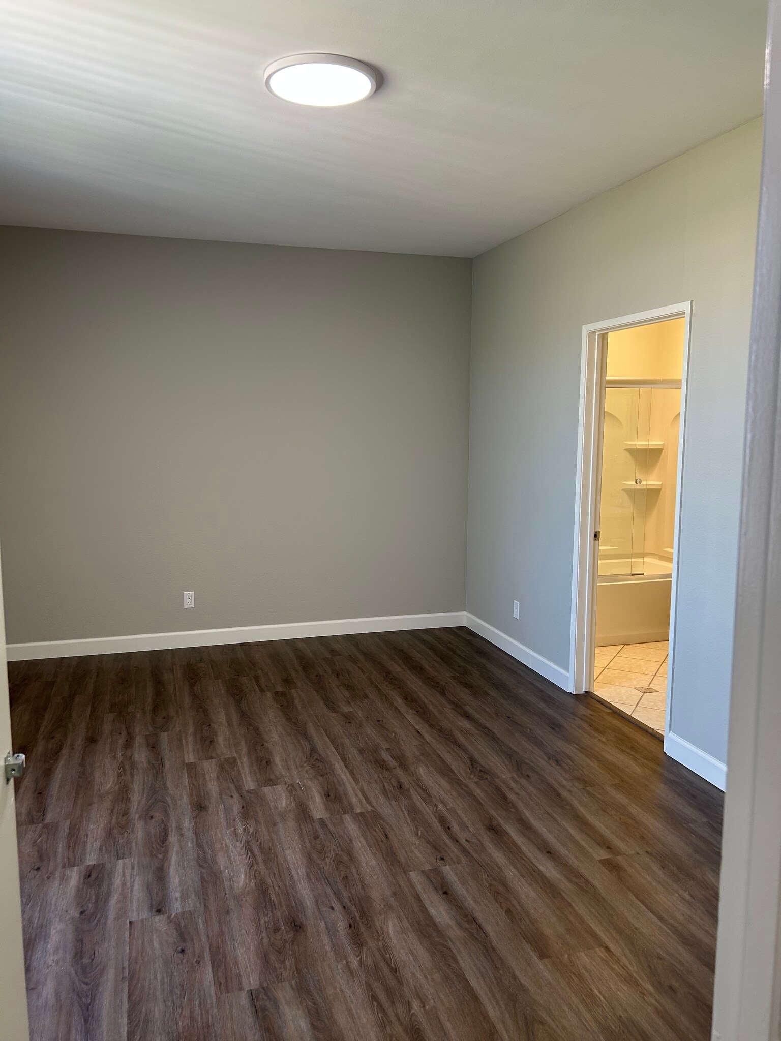 Building Photo - 4435 Coldwater Canyon Ave