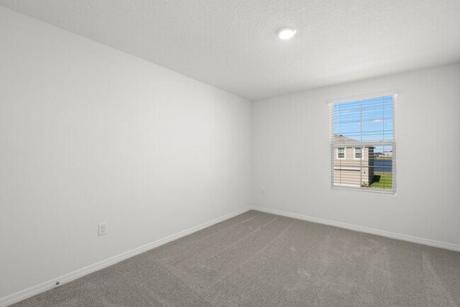 Building Photo - LIKE NEW Home for Rent in Ridgewood!