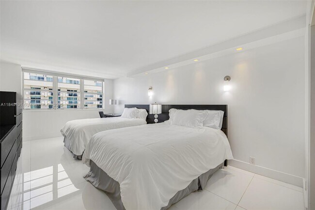 Building Photo - 9511 Collins Ave